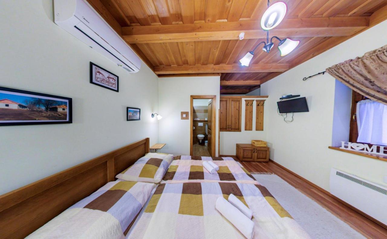 Toth Vendeghaz Es Apartmanhaz Ujfeherto Buitenkant foto
