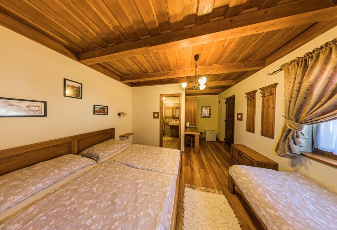 Toth Vendeghaz Es Apartmanhaz Ujfeherto Buitenkant foto