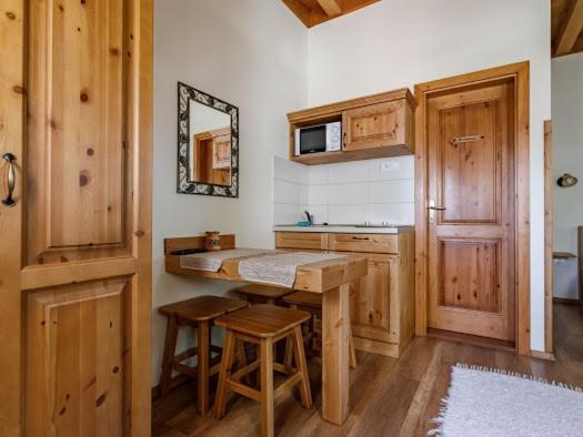 Toth Vendeghaz Es Apartmanhaz Ujfeherto Buitenkant foto