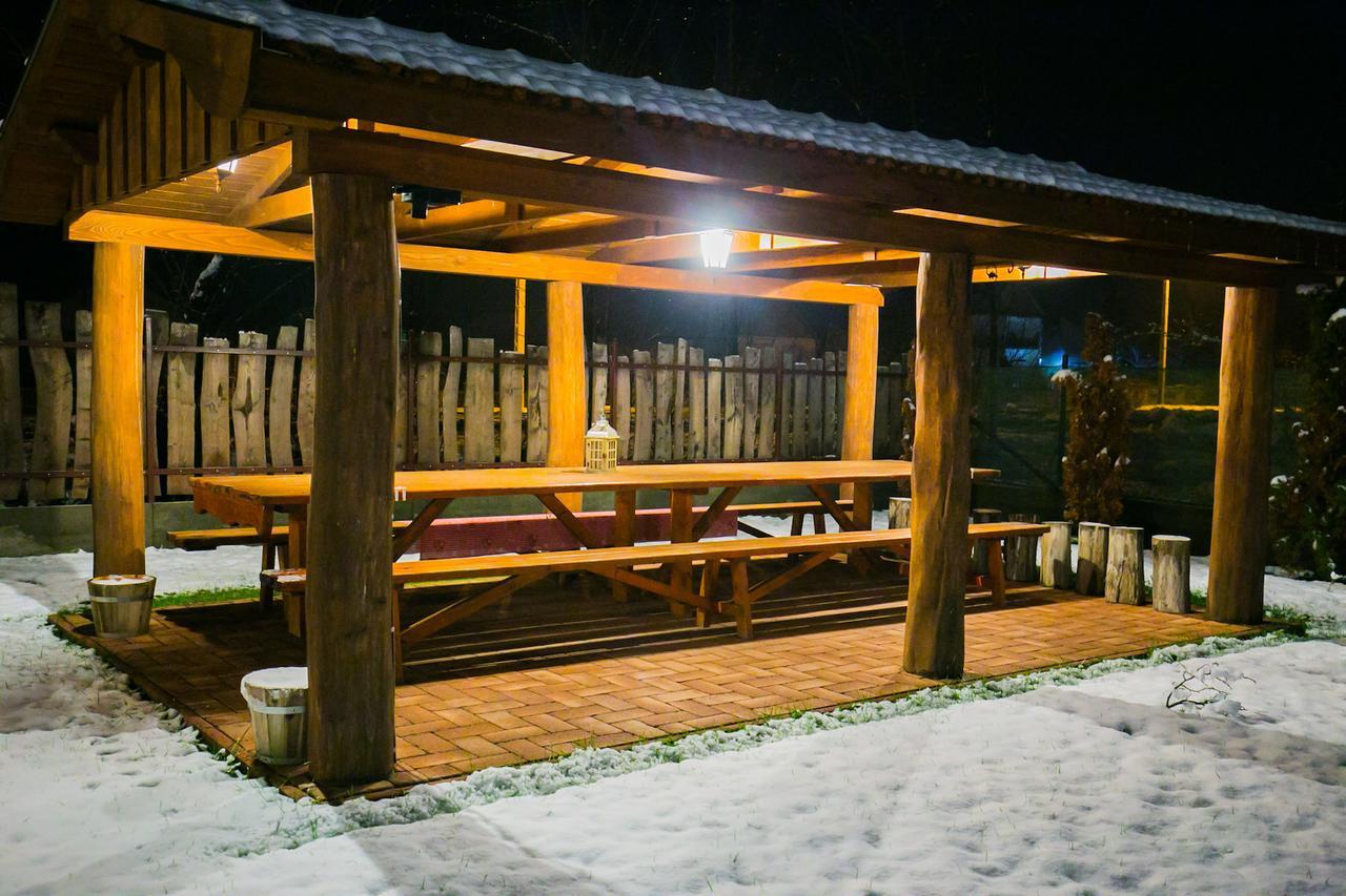 Toth Vendeghaz Es Apartmanhaz Ujfeherto Buitenkant foto