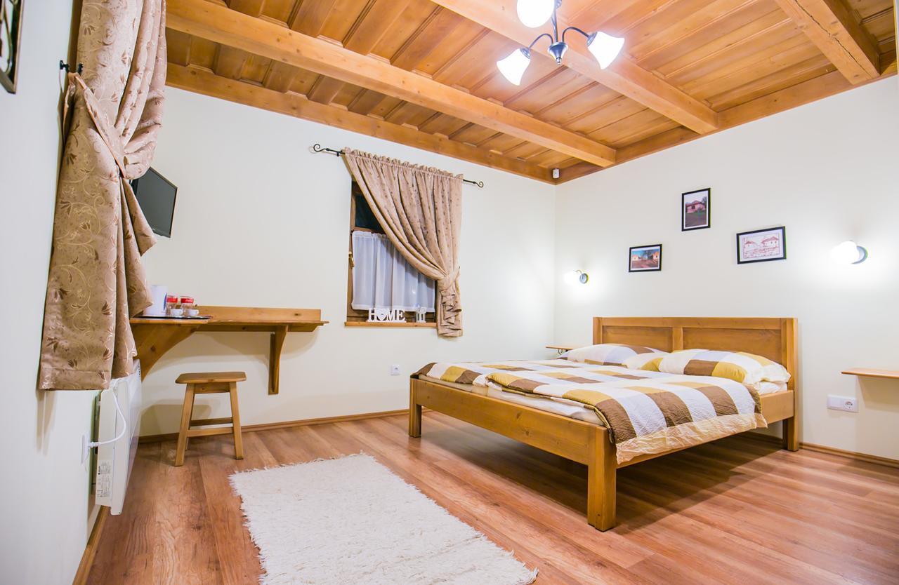 Toth Vendeghaz Es Apartmanhaz Ujfeherto Buitenkant foto