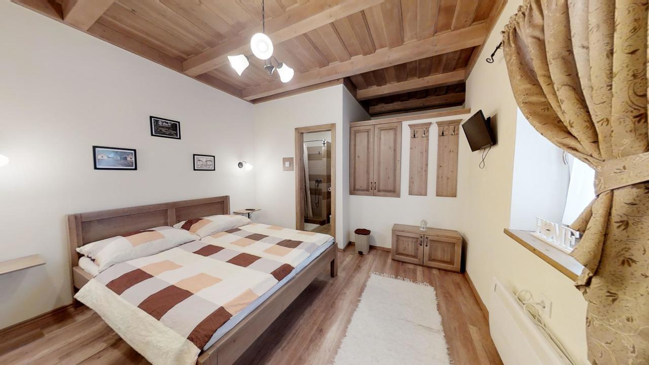 Toth Vendeghaz Es Apartmanhaz Ujfeherto Buitenkant foto