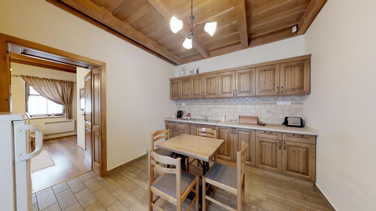 Toth Vendeghaz Es Apartmanhaz Ujfeherto Buitenkant foto