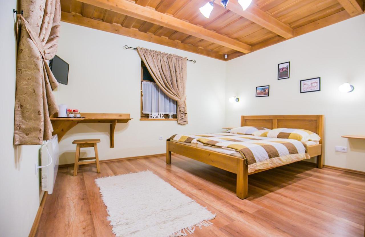 Toth Vendeghaz Es Apartmanhaz Ujfeherto Buitenkant foto